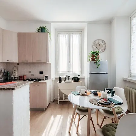 Dinghy - By Myhomeincomo