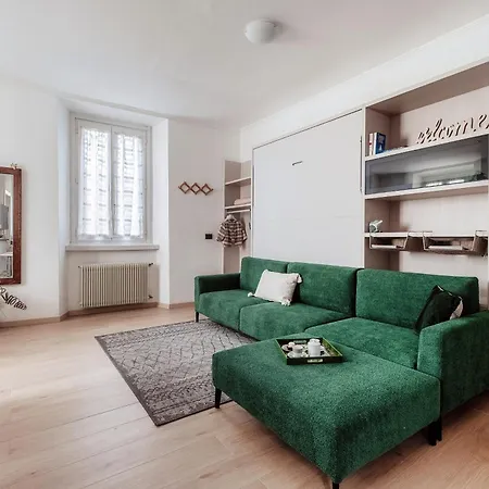 Dinghy - By Myhomeincomo كومو